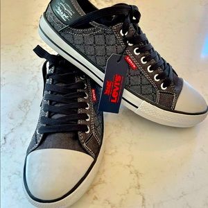 NWT🥰🥰Levi’s Canvas
